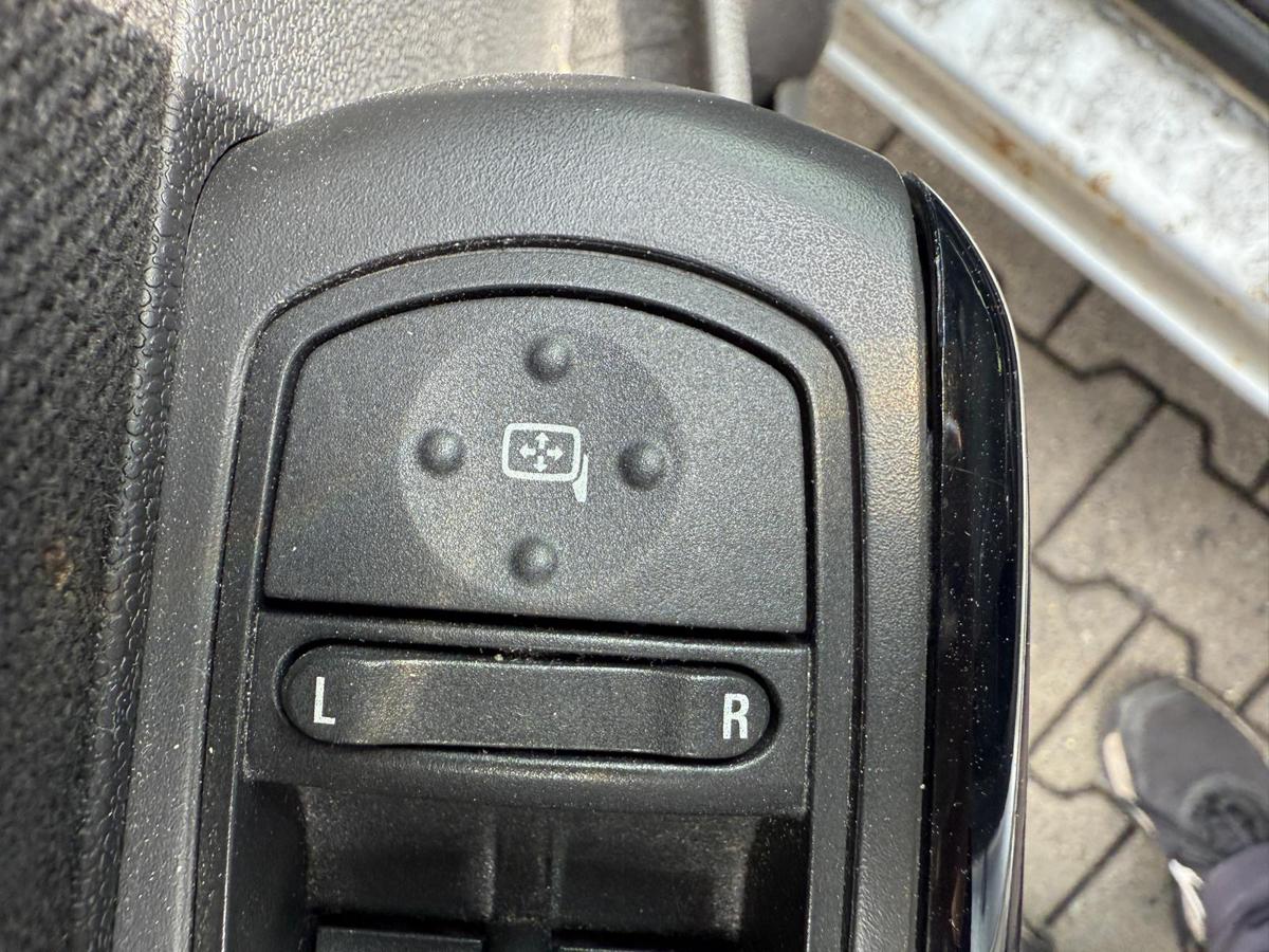 Opel Corsa D original Außenspiegel rechts elekt verstellbar Z157 Starsilber BJ08